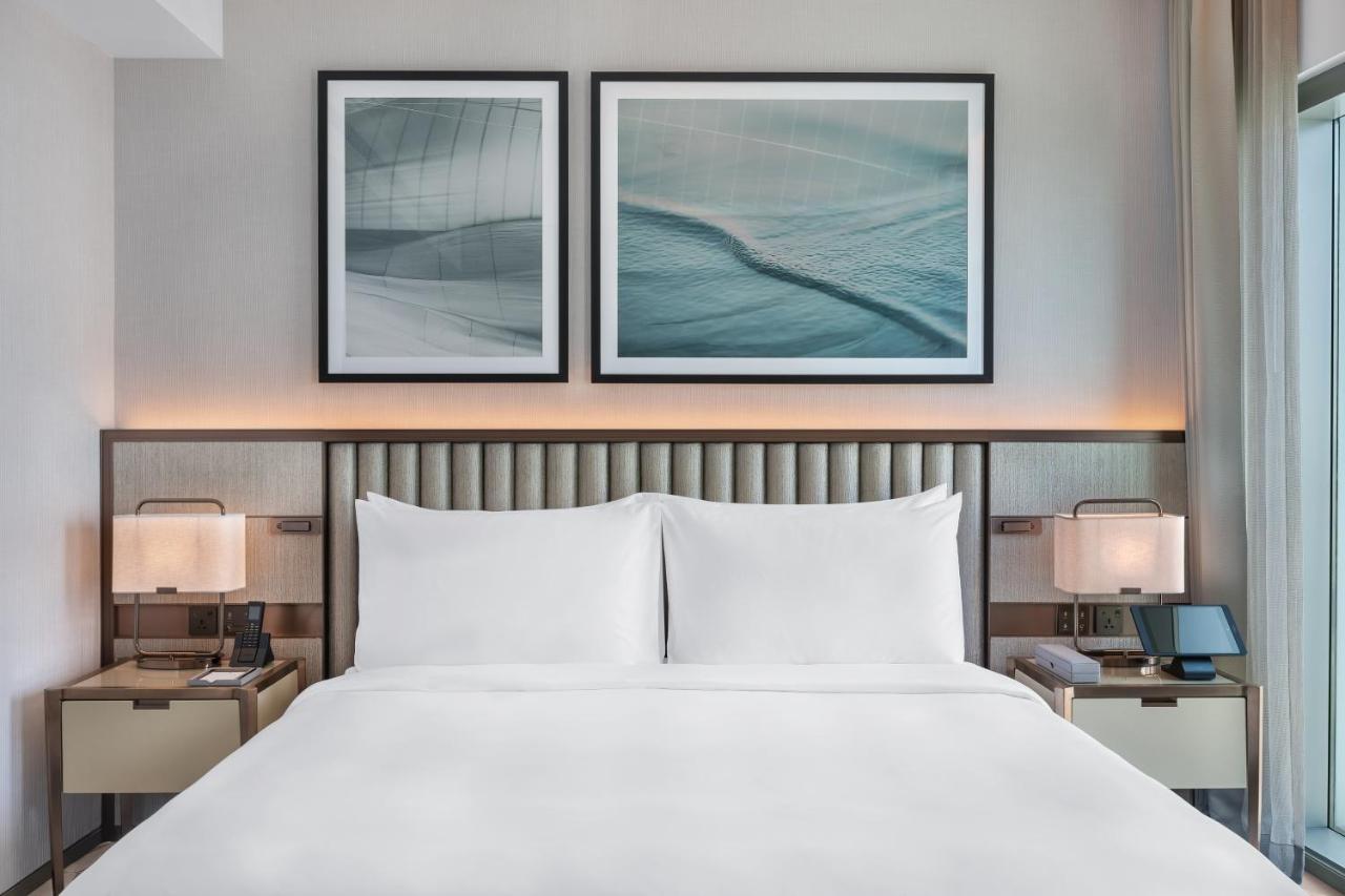 Address Creek Harbour Hotel Dubai Ngoại thất bức ảnh A guest room at the Hilton Garden Inn