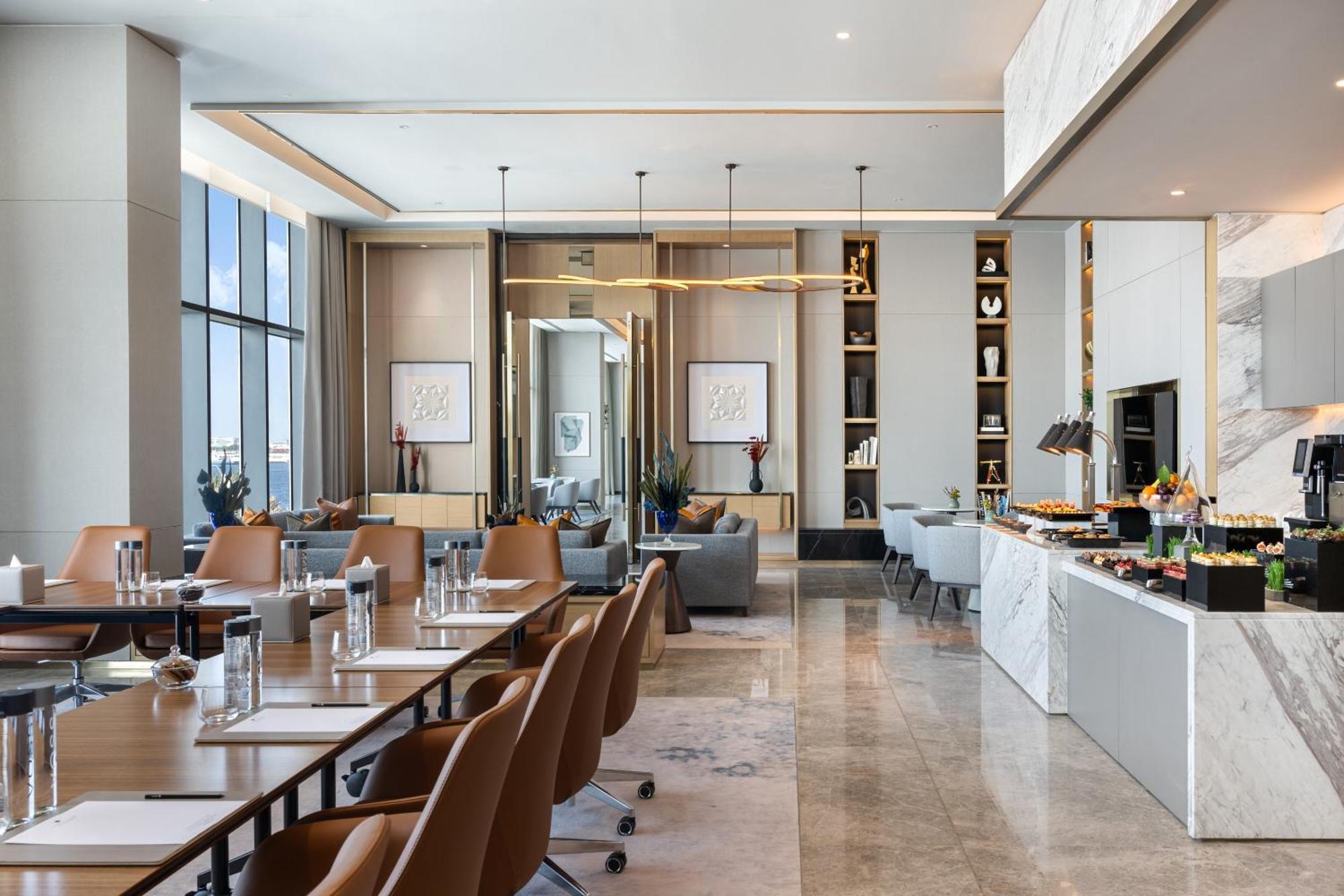Address Creek Harbour Hotel Dubai Ngoại thất bức ảnh The Lounge at the airport